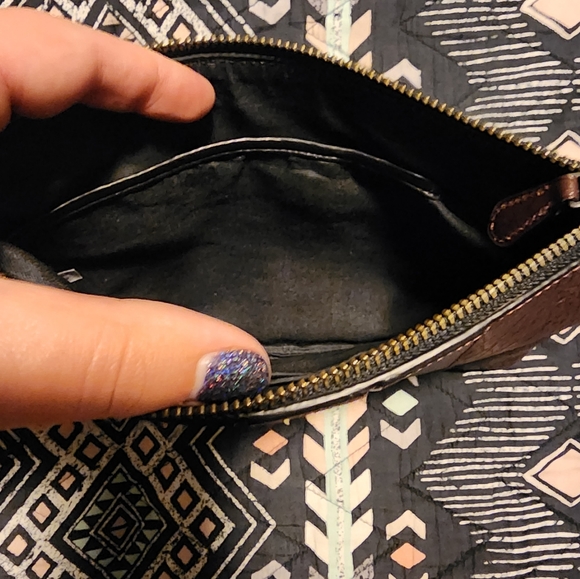 COACH MEDIUM POUCH WITH VARSITY STRIPE (COACH F22499) - Picture 5 of 9